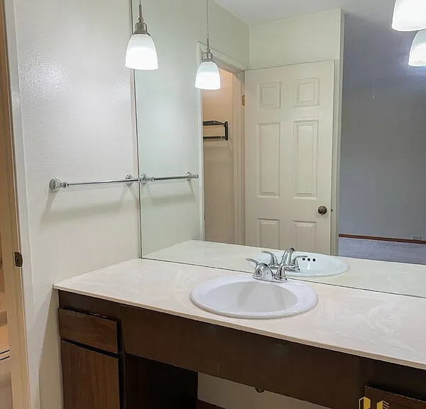 2200 Woodside Ln #5 — Photo 8