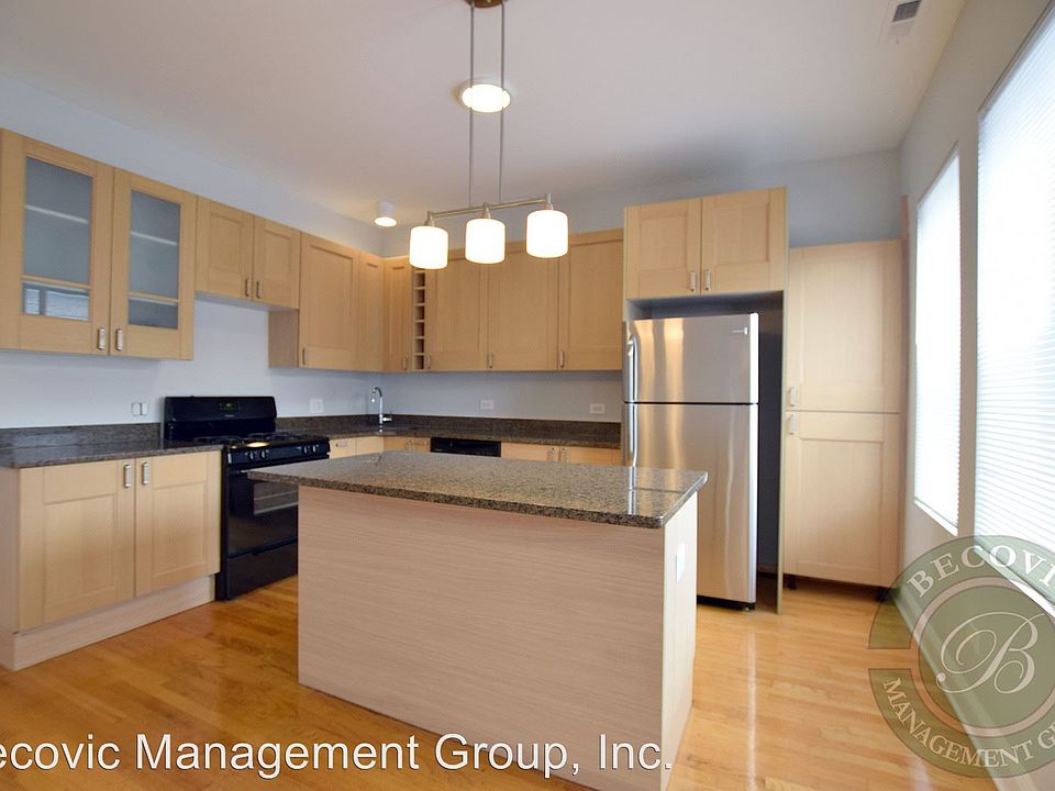 1st image of 7526 N Seeley Ave APT 204
