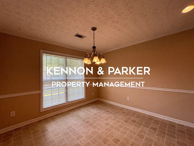 8028 Garrett Pines Dr — Photo 15