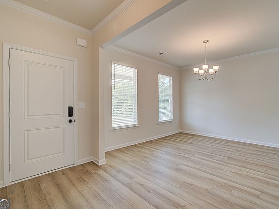3rd image of 3407 Lake Dr NW