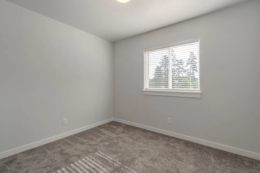 Riverbend Apartments — Photo 4
