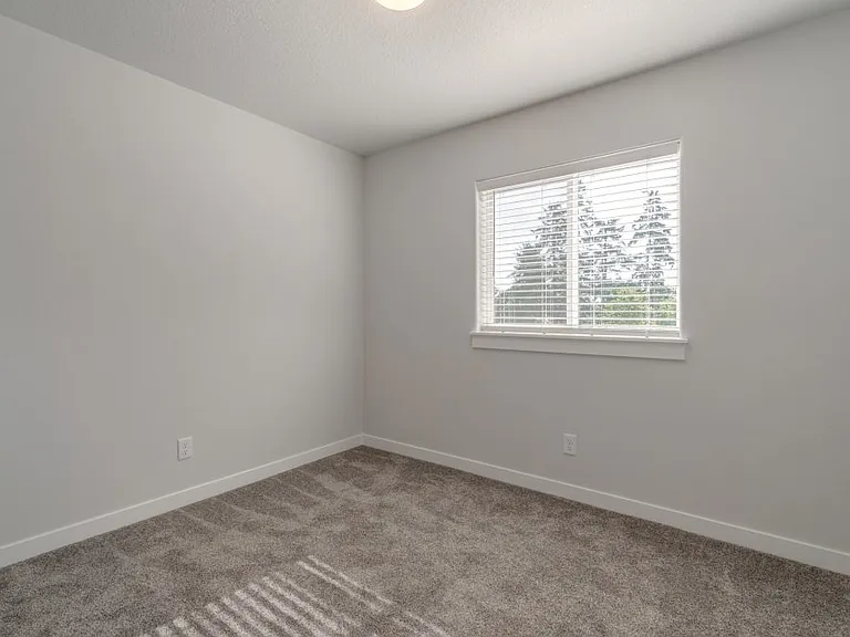Riverbend Apartments — Photo 4