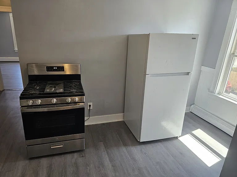 305-309 Cedar St #309-2 — Photo 4