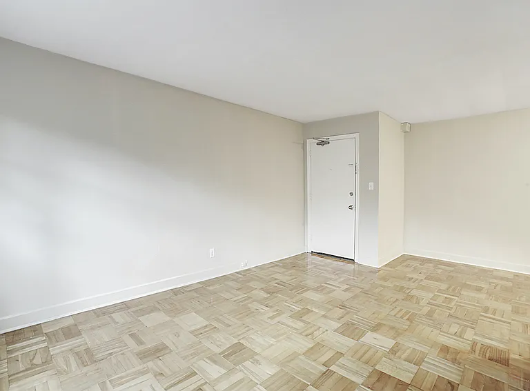 2328 Islington Ave — Photo 4