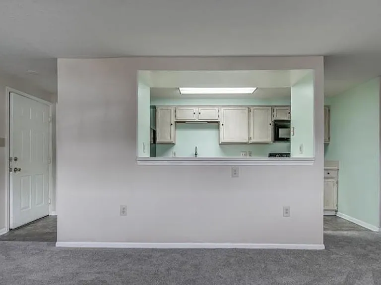 7600 Portadown Ct — Photo 8