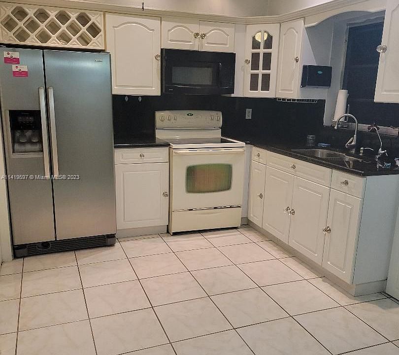 2nd image of 1836 Arthur St APT 19
