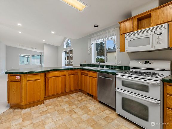 4th image of 5332 Golden Eagle Lane SW