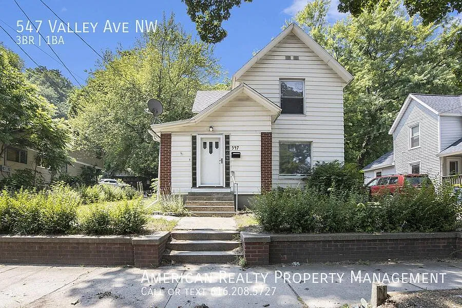 3 bed, 1575 sqft, $1,800 — Photo 1