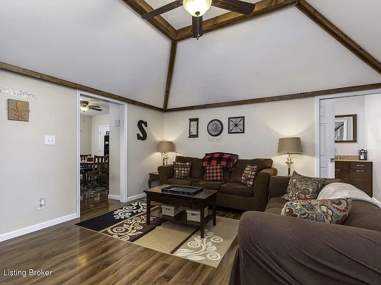 1102 Lydia St — Photo 4