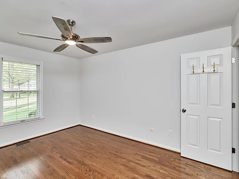 668 Stablestone Dr — Photo 32