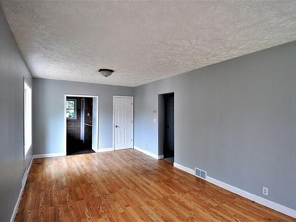 4th image of 805 18th St