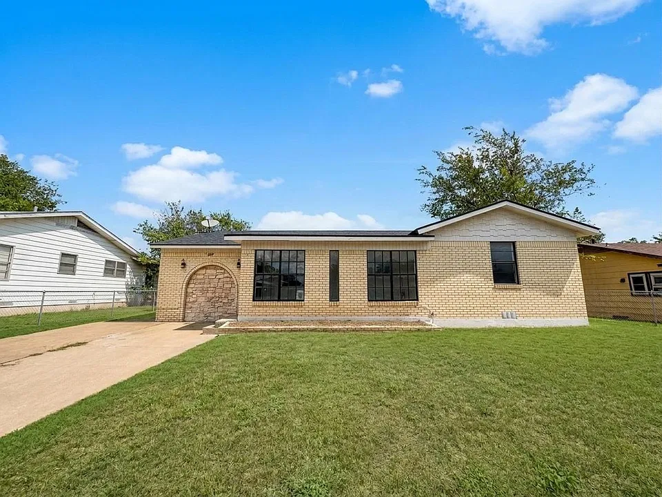 806 Haynes Dr
