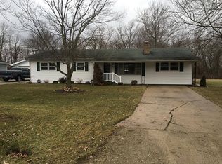 19 Fairlane Cir, Altamont, IL 62411