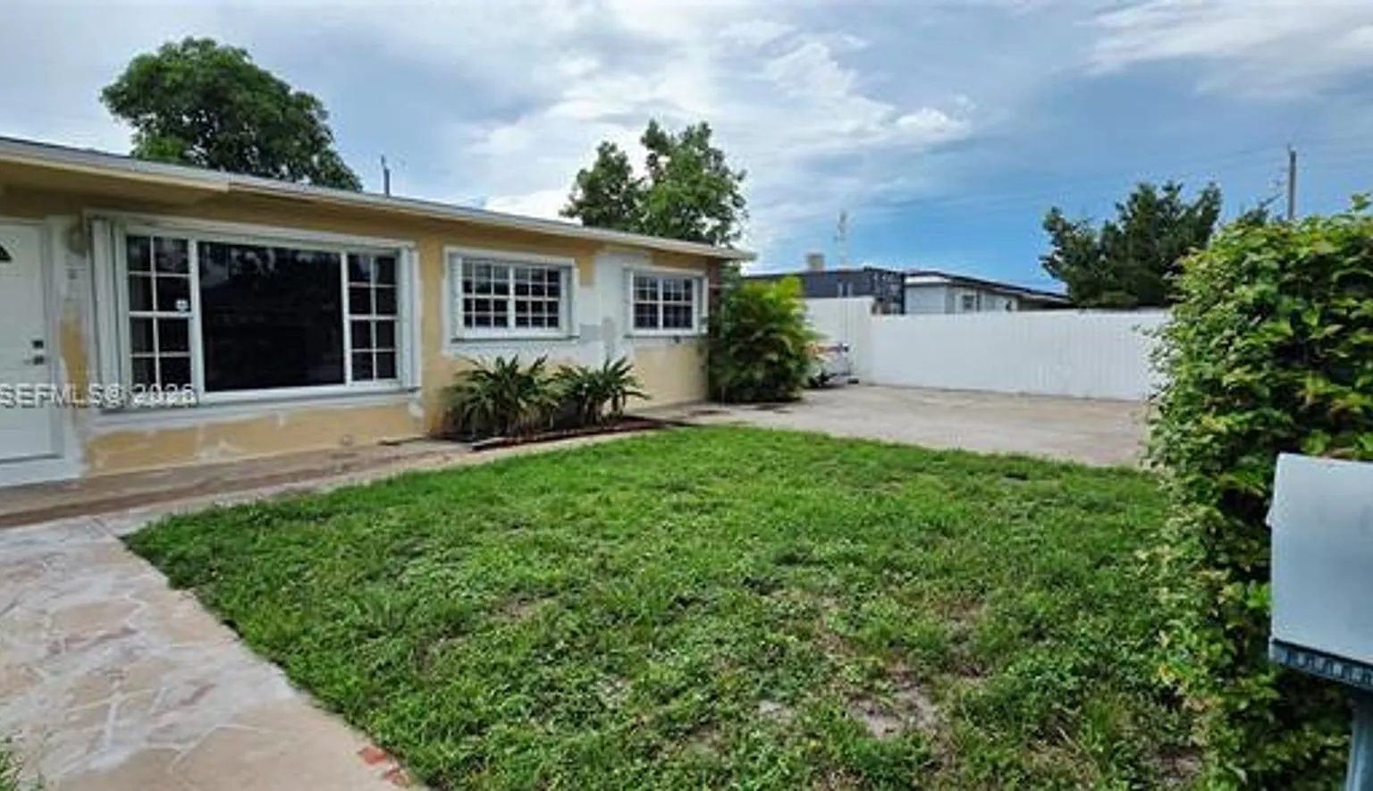 580 W 34th Pl # 580, Hialeah, FL 33012 — Photo 4