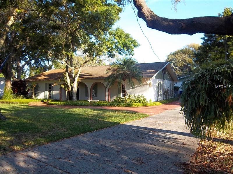 1st image of 915 Sparrow Ave