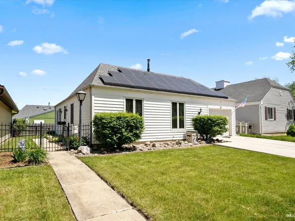 32 Afton Dr, Montgomery, IL 60538