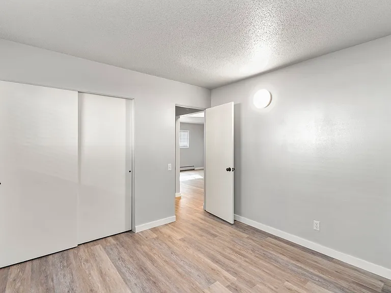 Summit View Apartments — Photo 27