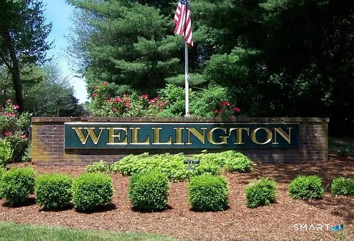 2 bed, 1.0 bath, 888 sqft, $1,900 — Photo 1