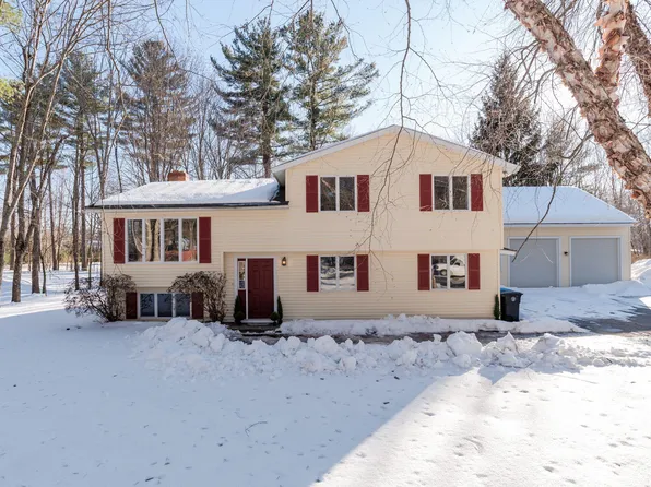 8 Forbes Lane, Windham, ME 04062