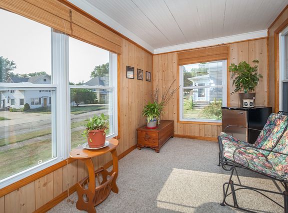 5th image of 806 Douglas Ave
