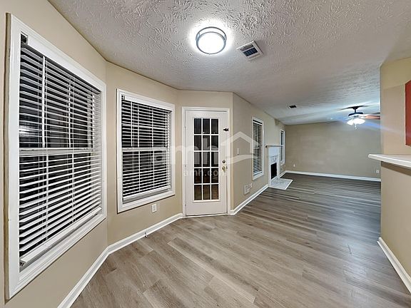 5th image of 3355 Brook Lea Dr
