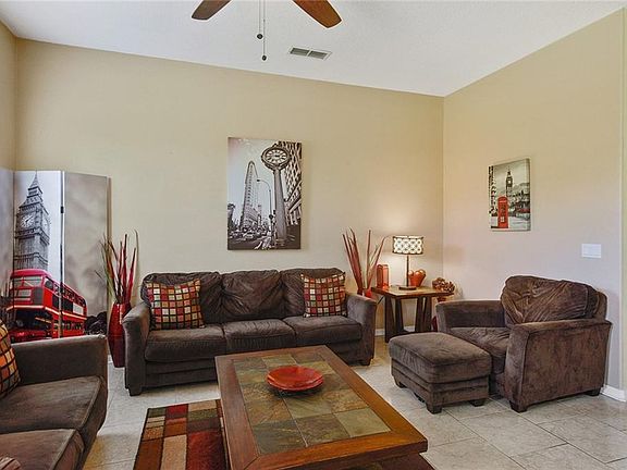 3rd image of 613 White Oak Way