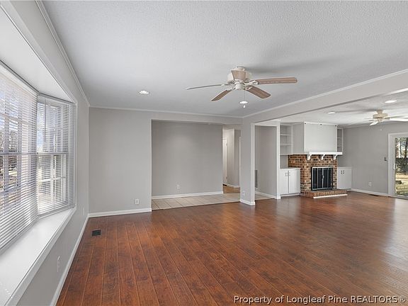 5th image of 400 Hallmark Rd