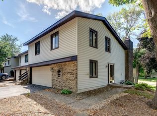 5624 Hyland Courts Dr, Bloomington, MN 55437