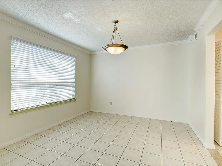 2114 Greenbriar Colony Dr — Photo 8