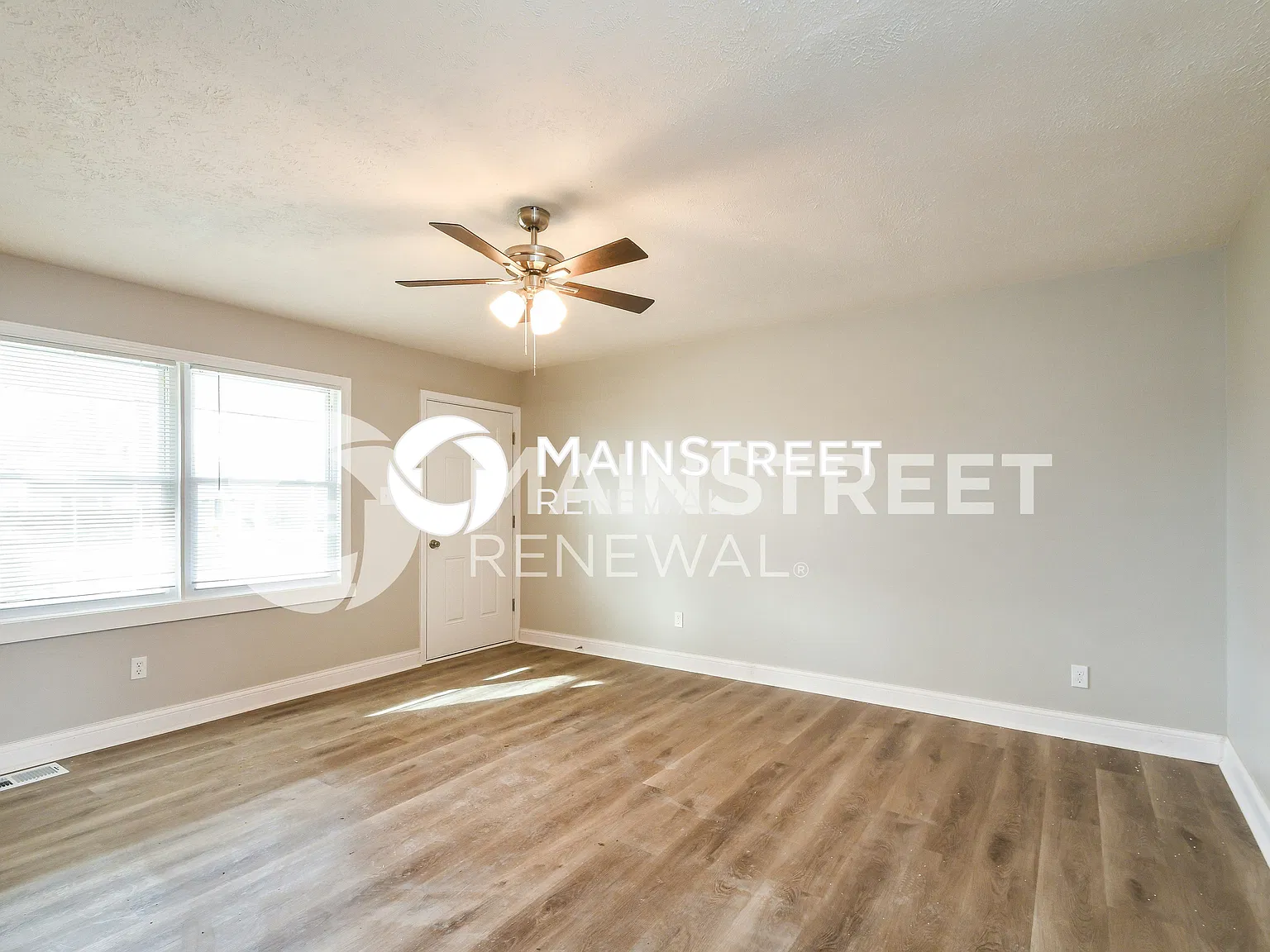 4917 Barlow Dr — Photo 4