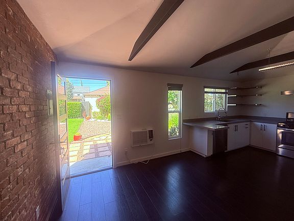 5th image of 4622 Laurelgrove Ave