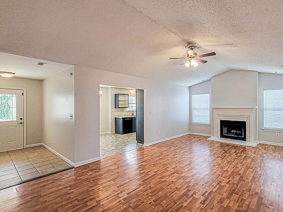 3rd image of 3 Black Oak Ct