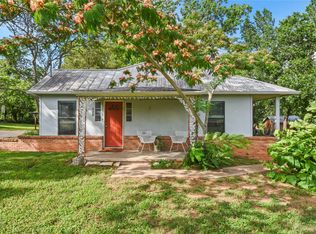 528 Old McDade Rd, Elgin, TX 78621