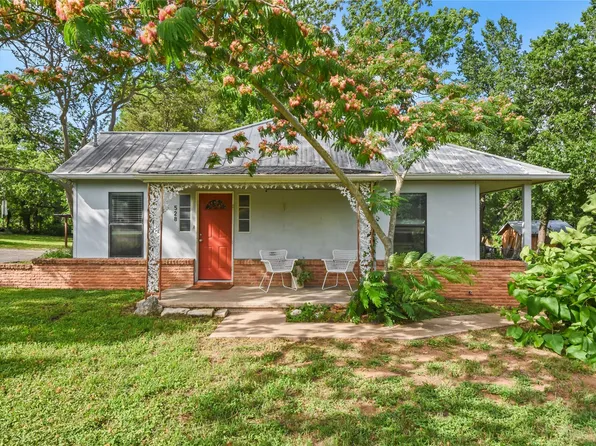 528 Old McDade Rd, Elgin, TX 78621