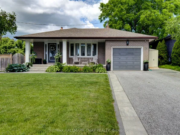 247 Saint Vincent St, Barrie, ON L4M 3Z7