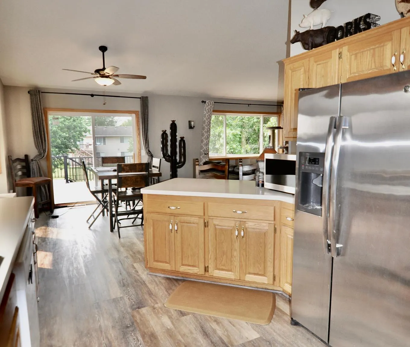 5 bed, 2462 sqft, $2,899 — Photo 2