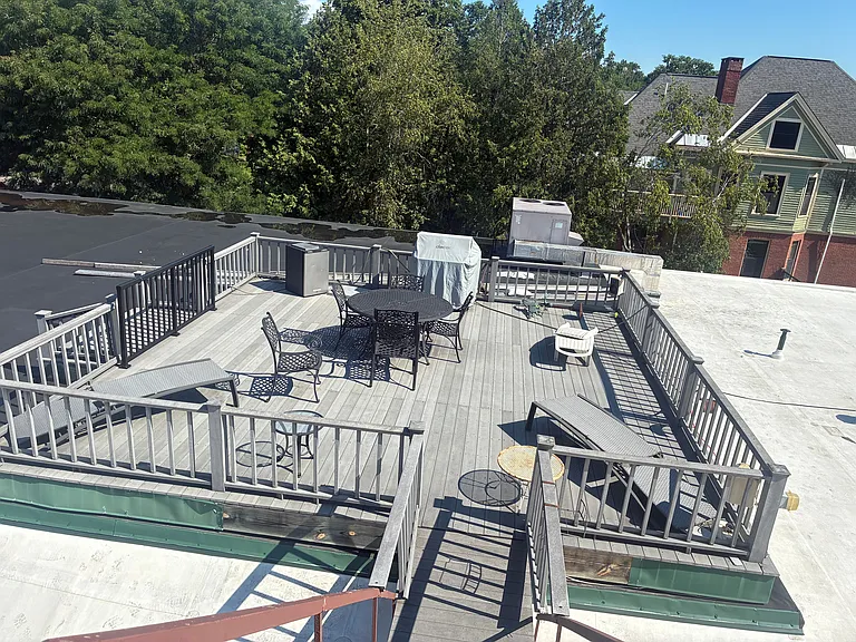 75-77 Woodlawn Ave #1 — Photo 16