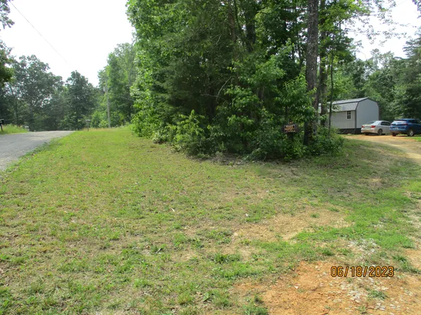 440 Dogwood Dr #22, Pikeville, TN 37367