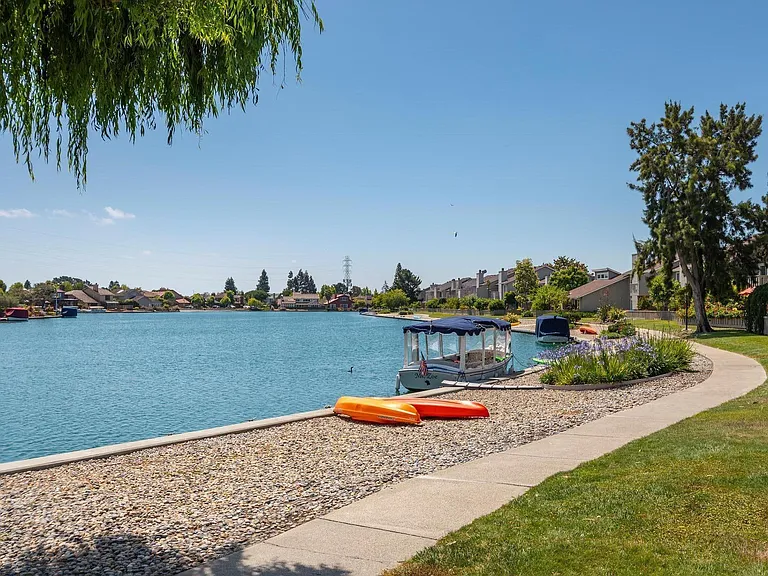 Foster city lagoon is right across the street