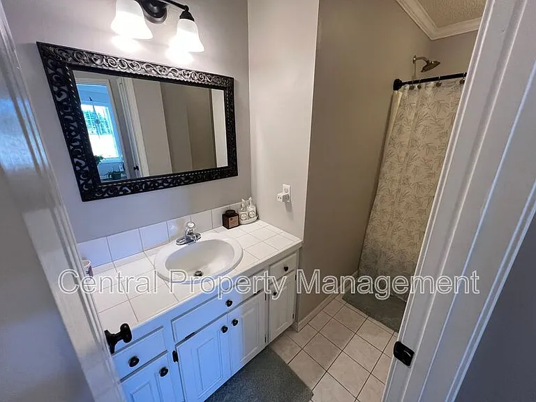 1014 Old Mill Rd — Photo 16