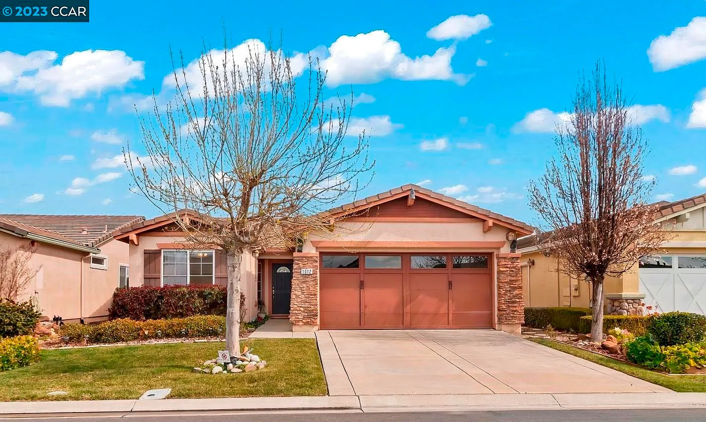 1012 Diamante Dr photo 1
