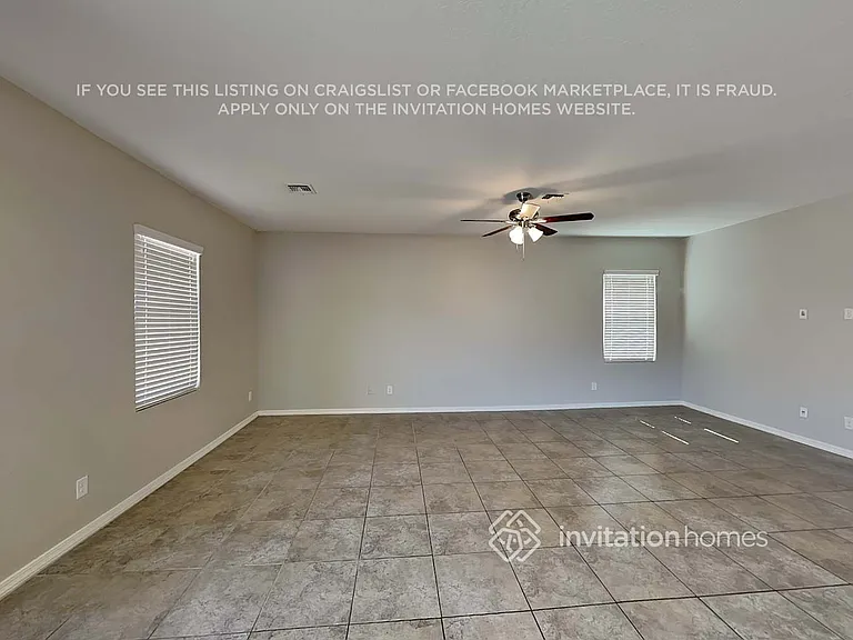 2702 E Omega Dr — Photo 3