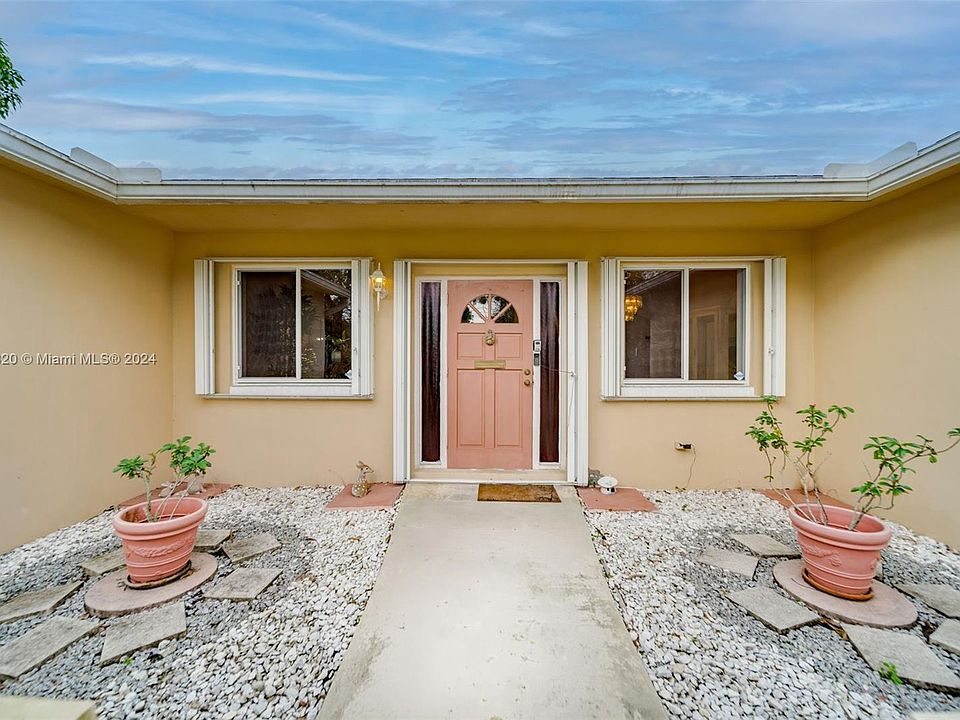 1st image of 5001 SW 88th Ter