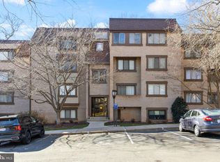 1658 Parkcrest Cir APT 400, Reston, VA 20190