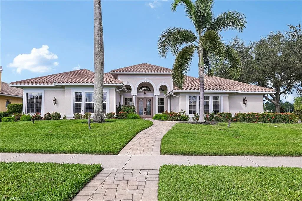 4 bed, 2.5 bath, 3930 sqft, $12,000 — Photo 1