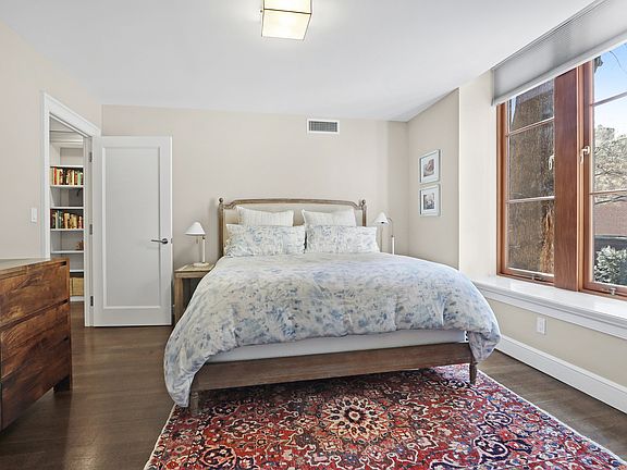 5th image of 215 Degraw St