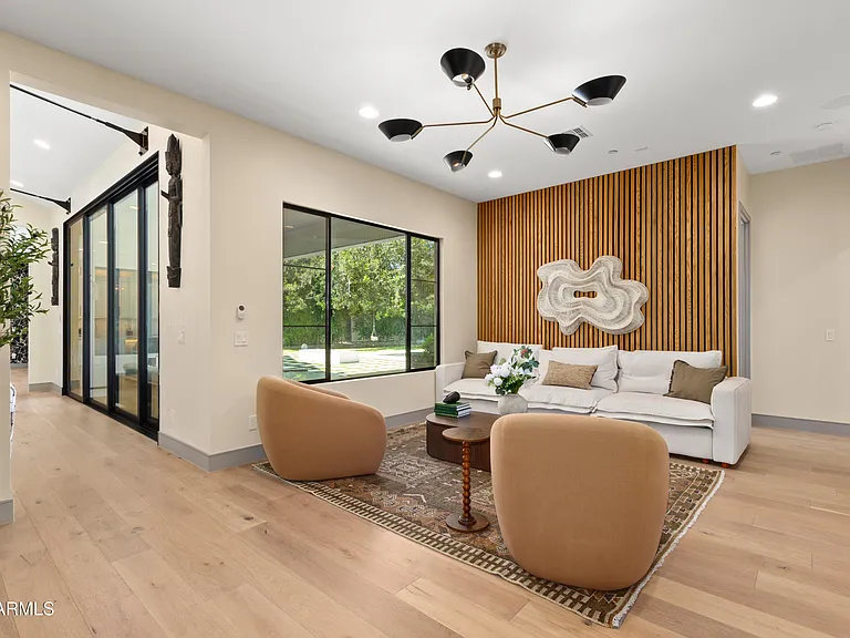 2912 E Pierson St — Photo 33
