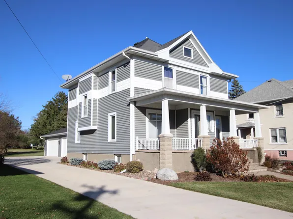 1104 Main St, Lomira, WI 53048