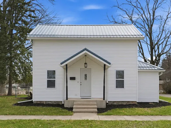 906 S Cedar St, Auburn, IN 46706