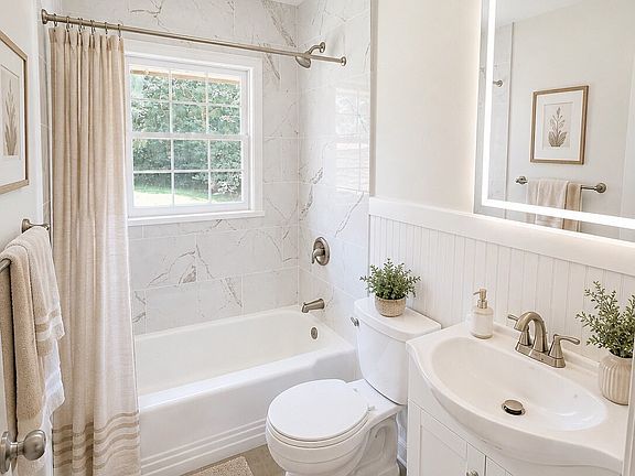 5th image of 2095 Lilac Ln